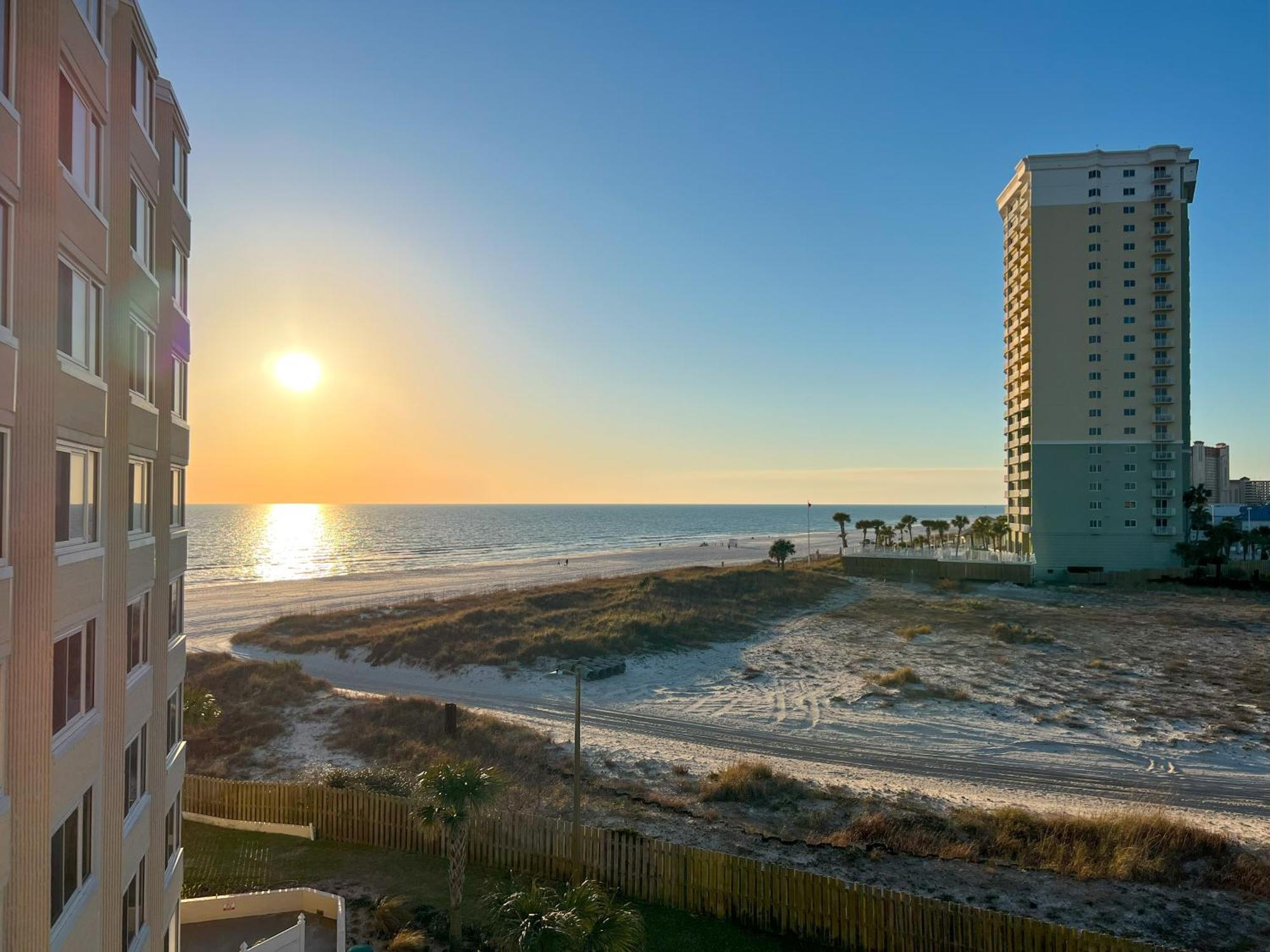 Beachfront Studio - Perfect Location - Free Beach Chairs Panama City Beach Exteriör bild