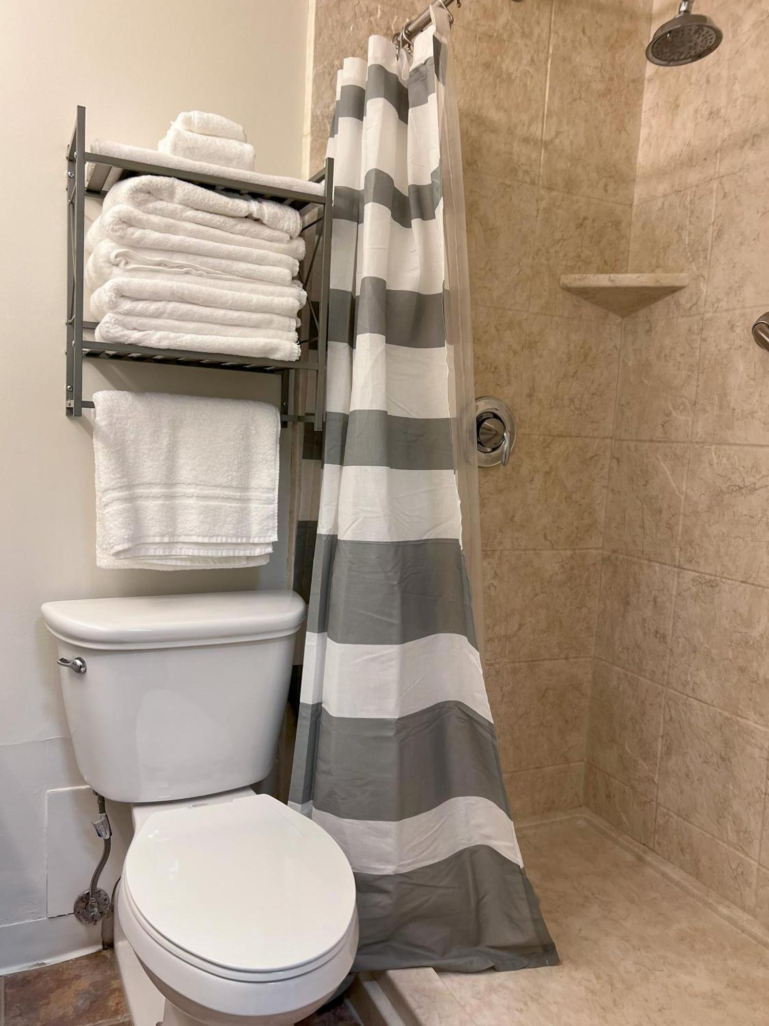 Beachfront Studio - Perfect Location - Free Beach Chairs Panama City Beach Exteriör bild